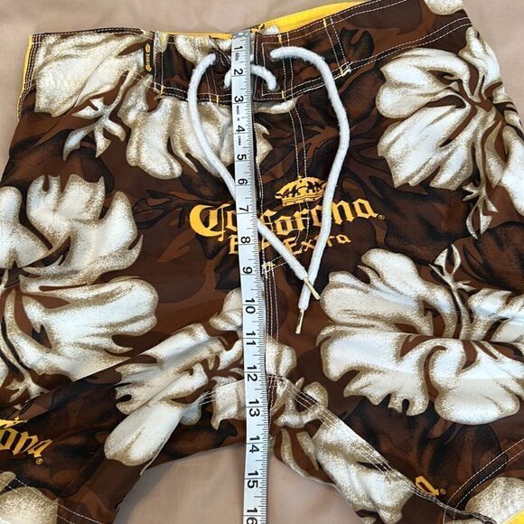 Mens Corona brown “Hawaiian” flowered shorts based on waist sz is S/M GUC - Picture 10 of 12
